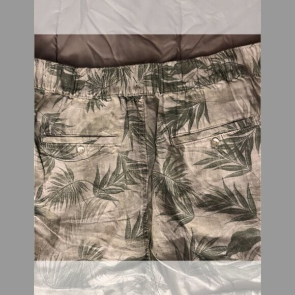 C&C California Linen Patch Pocket Pull-On Shorts - Picture 6 of 6